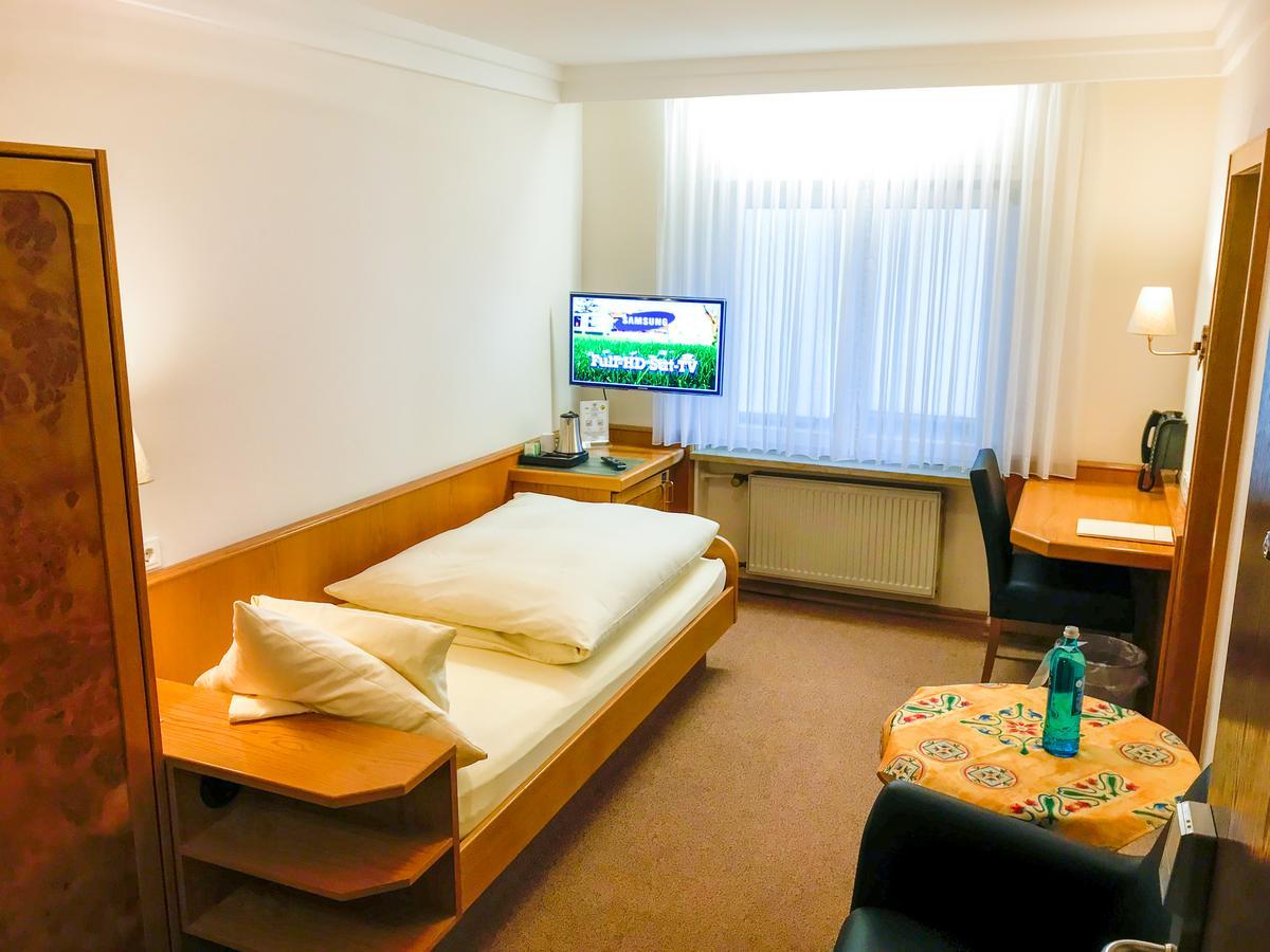 Hotel Birkenhof Hanau Room photo